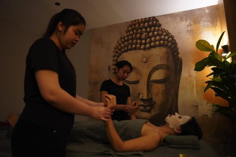 Double Bond Spa dinlenme alanı